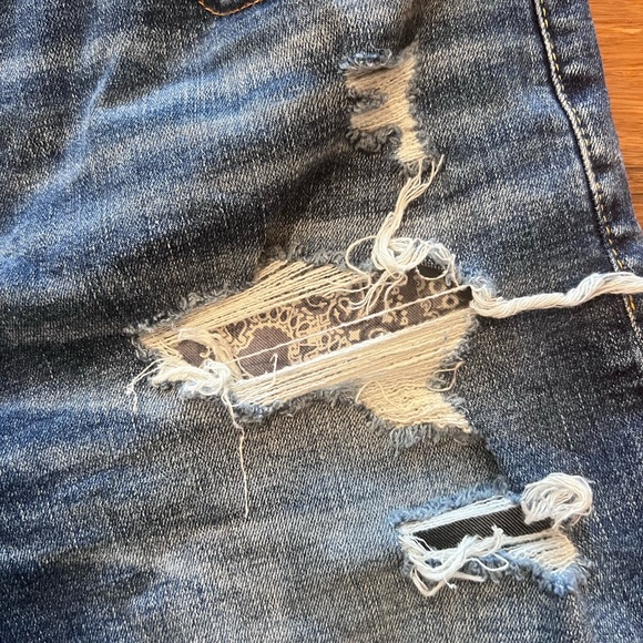 American Eagle Men’s Destroyed Style Shorts. Size 34 - Picture 3 of 5